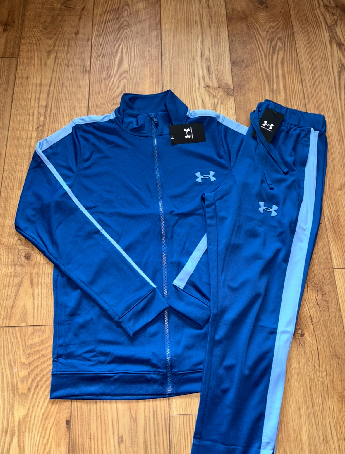 Under armour. Tracksuit. S/L.