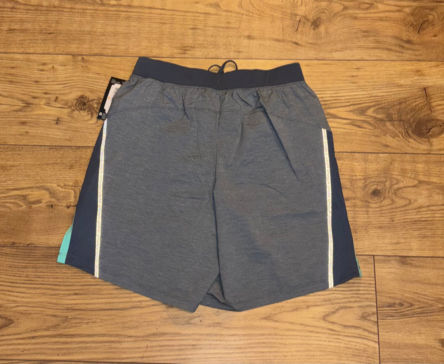 Under armour Launch shorts. Size S/L.