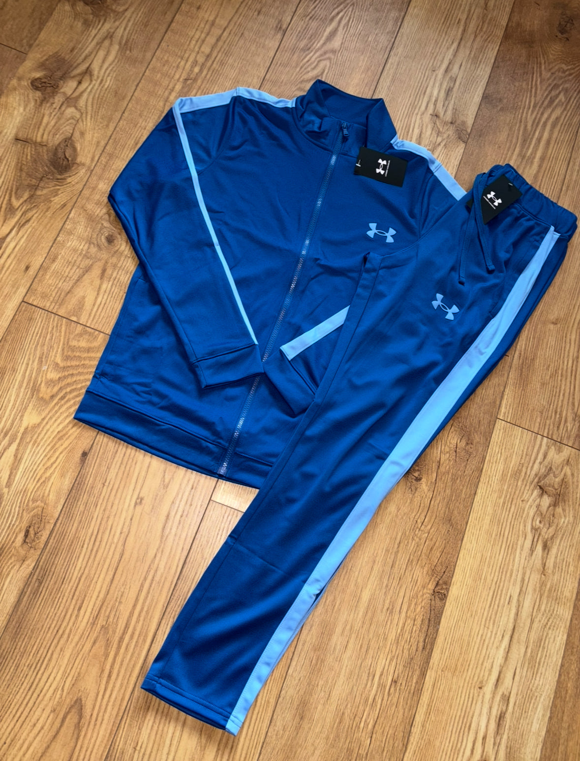 Under armour. Tracksuit. S/L.