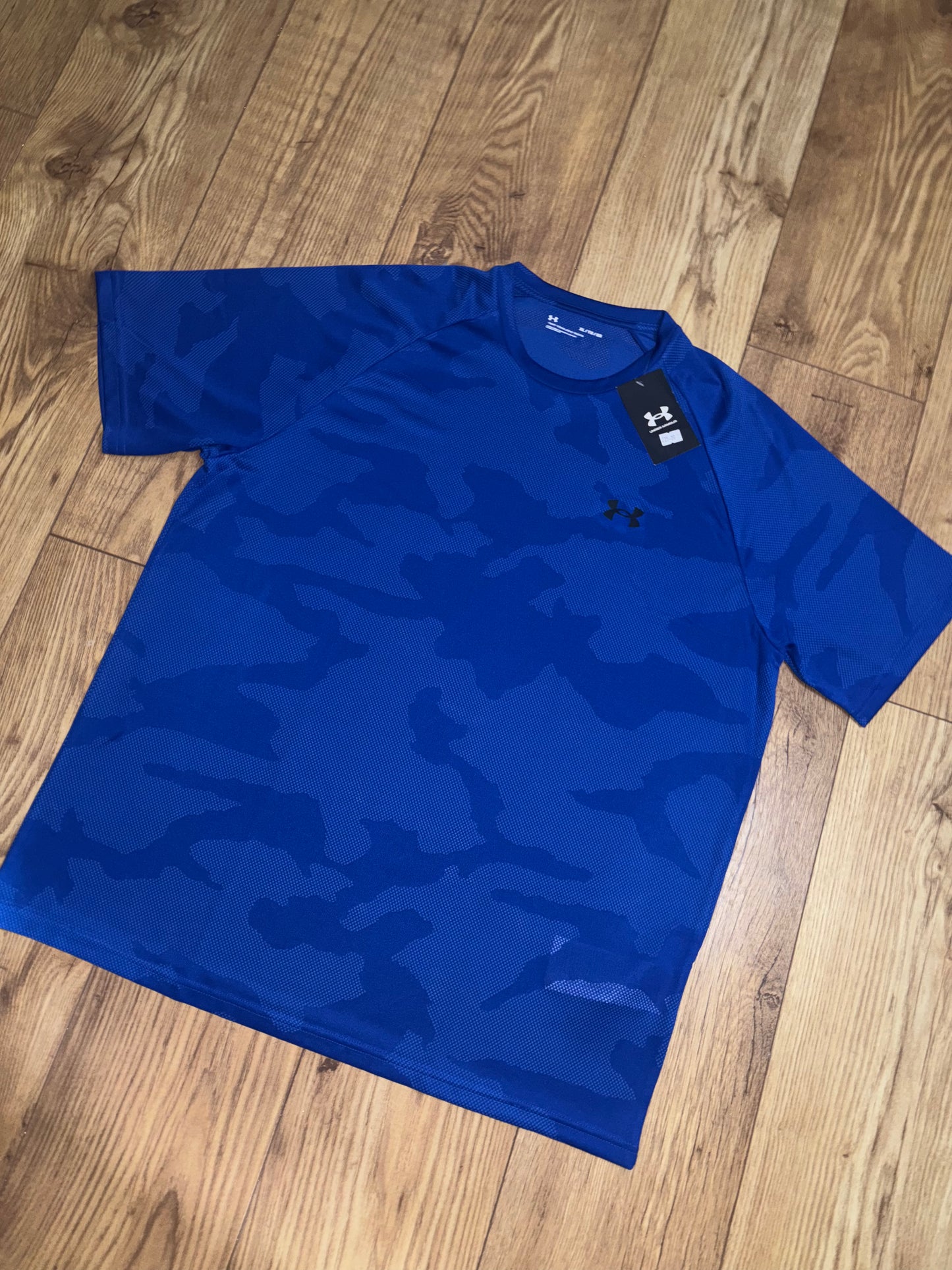Under Armour T-shirt. Size XL.