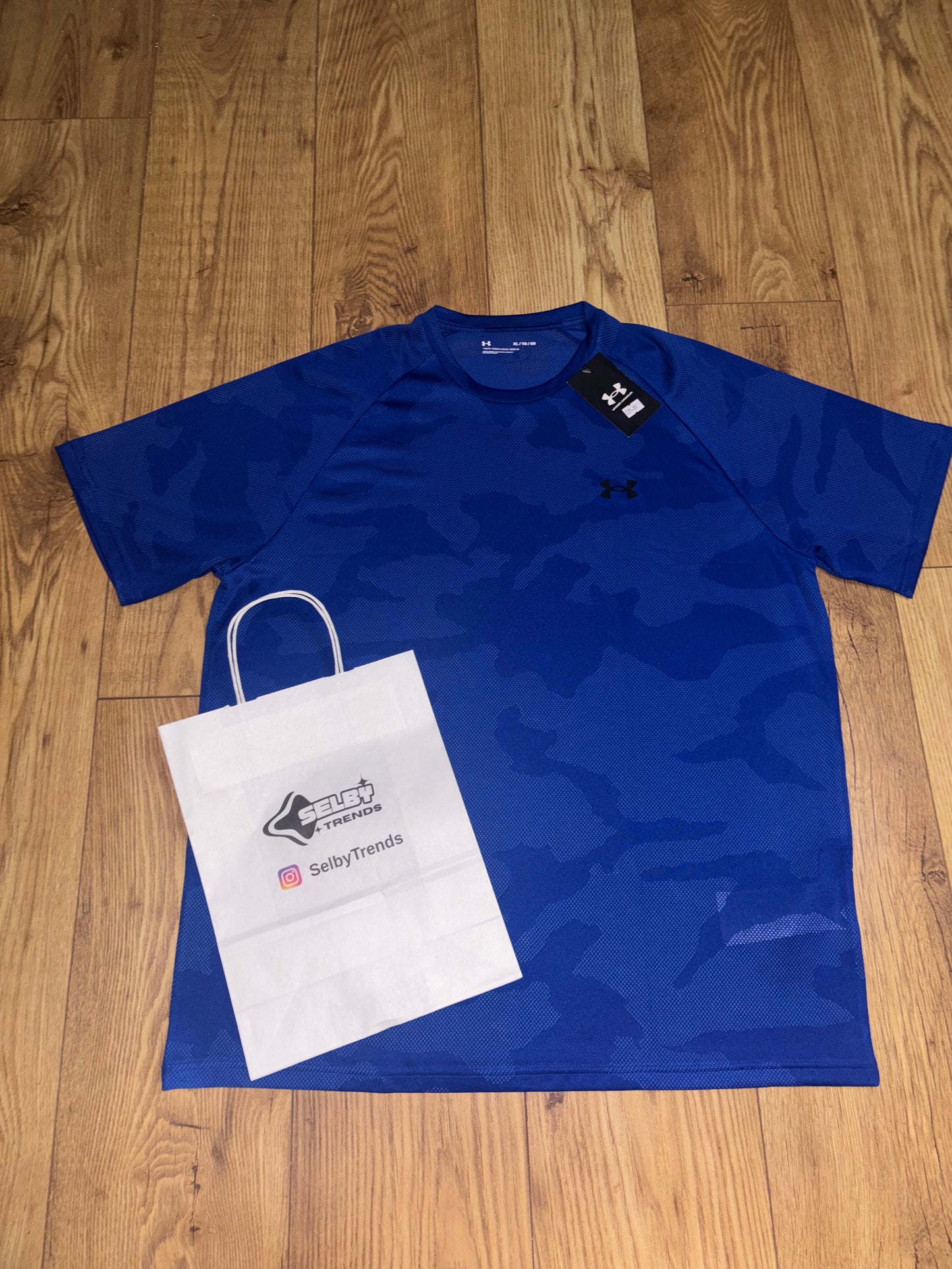 Under Armour T-shirt. Size XL.