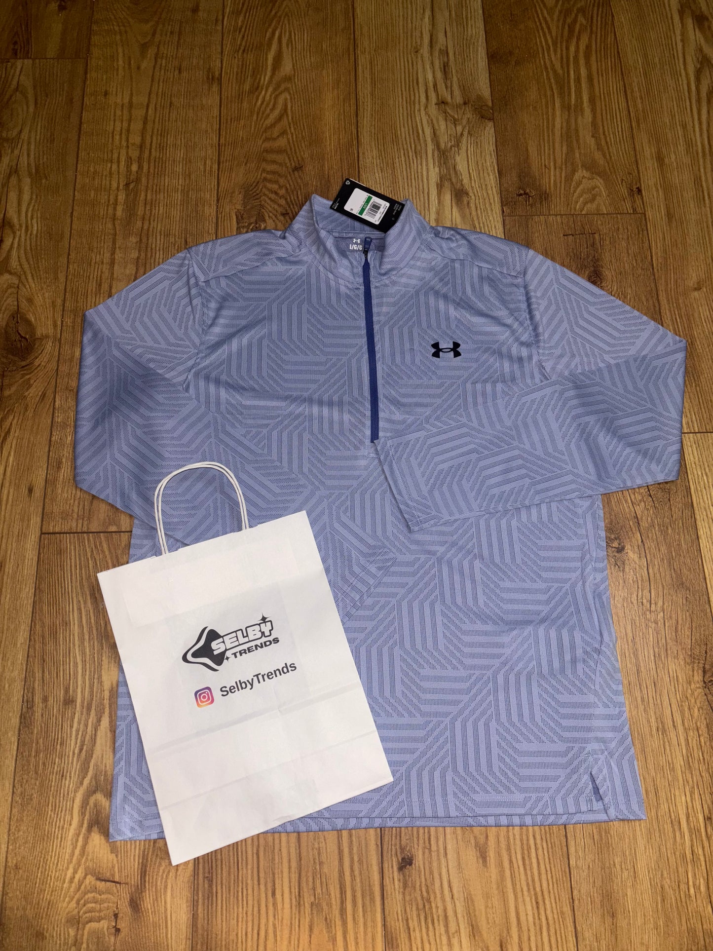 Under Armour 1/4 Zip. Size Large