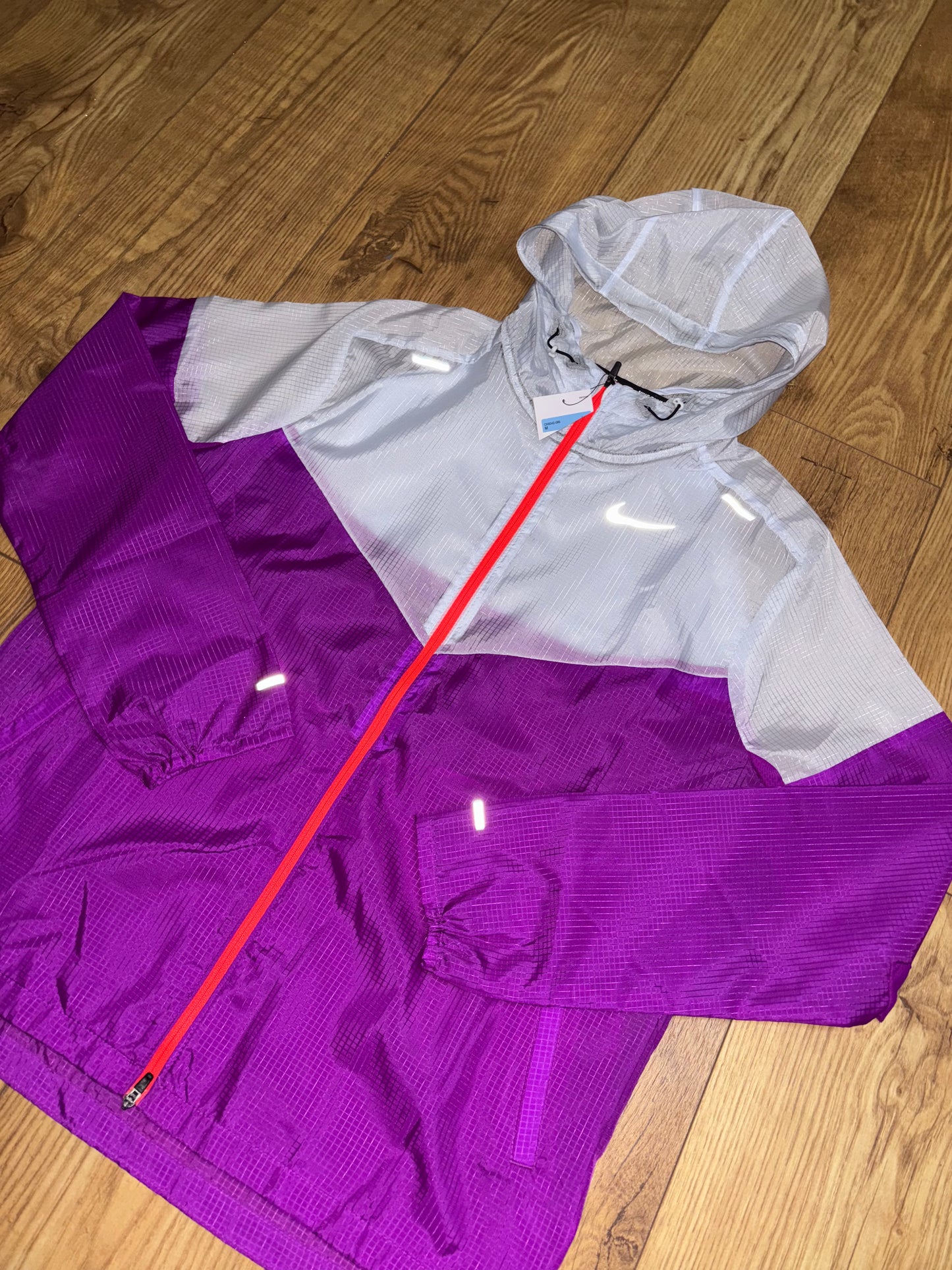 Nike windrunner. Size M/XL
