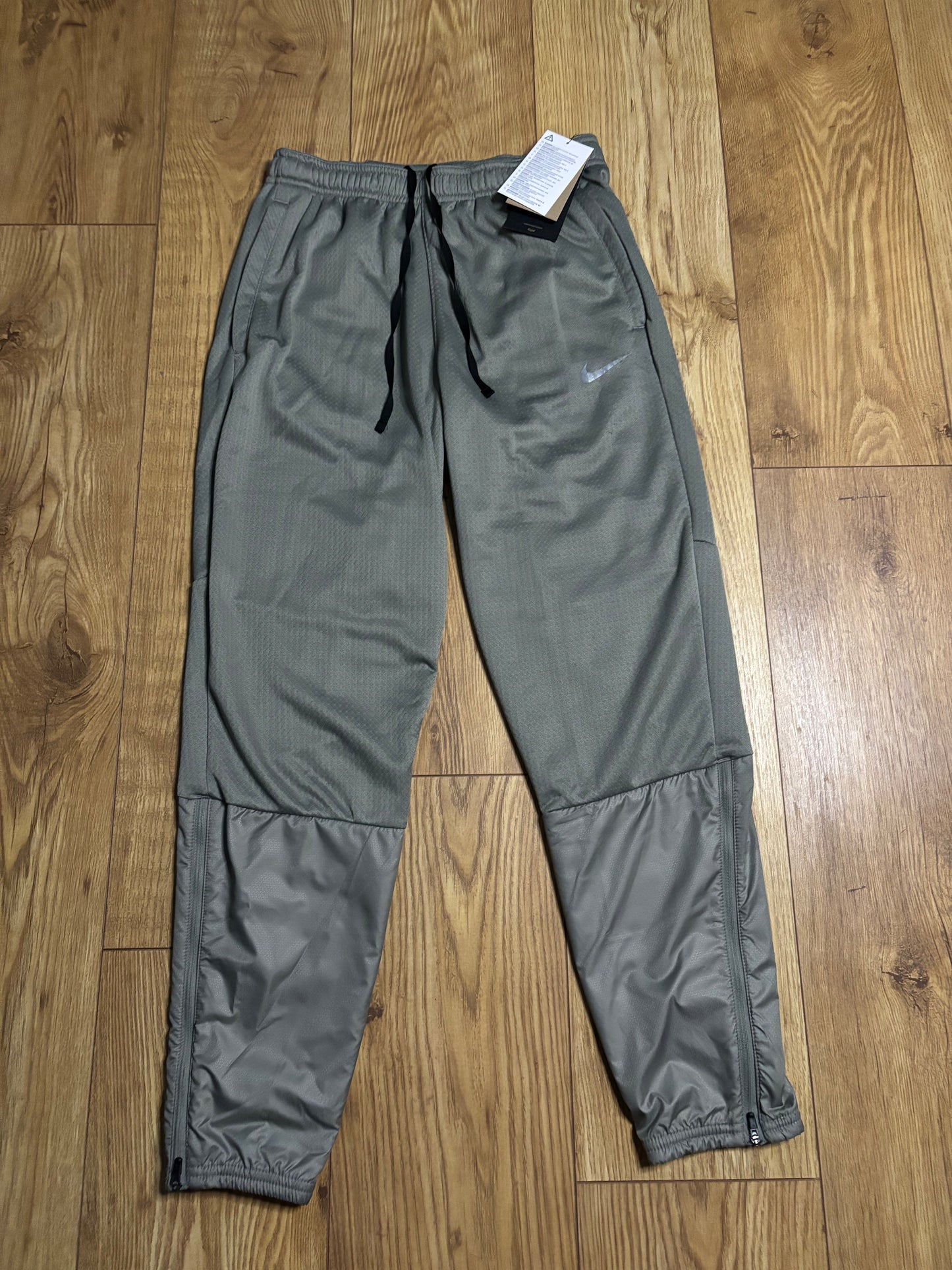 Nike tracksuit. Size Small.