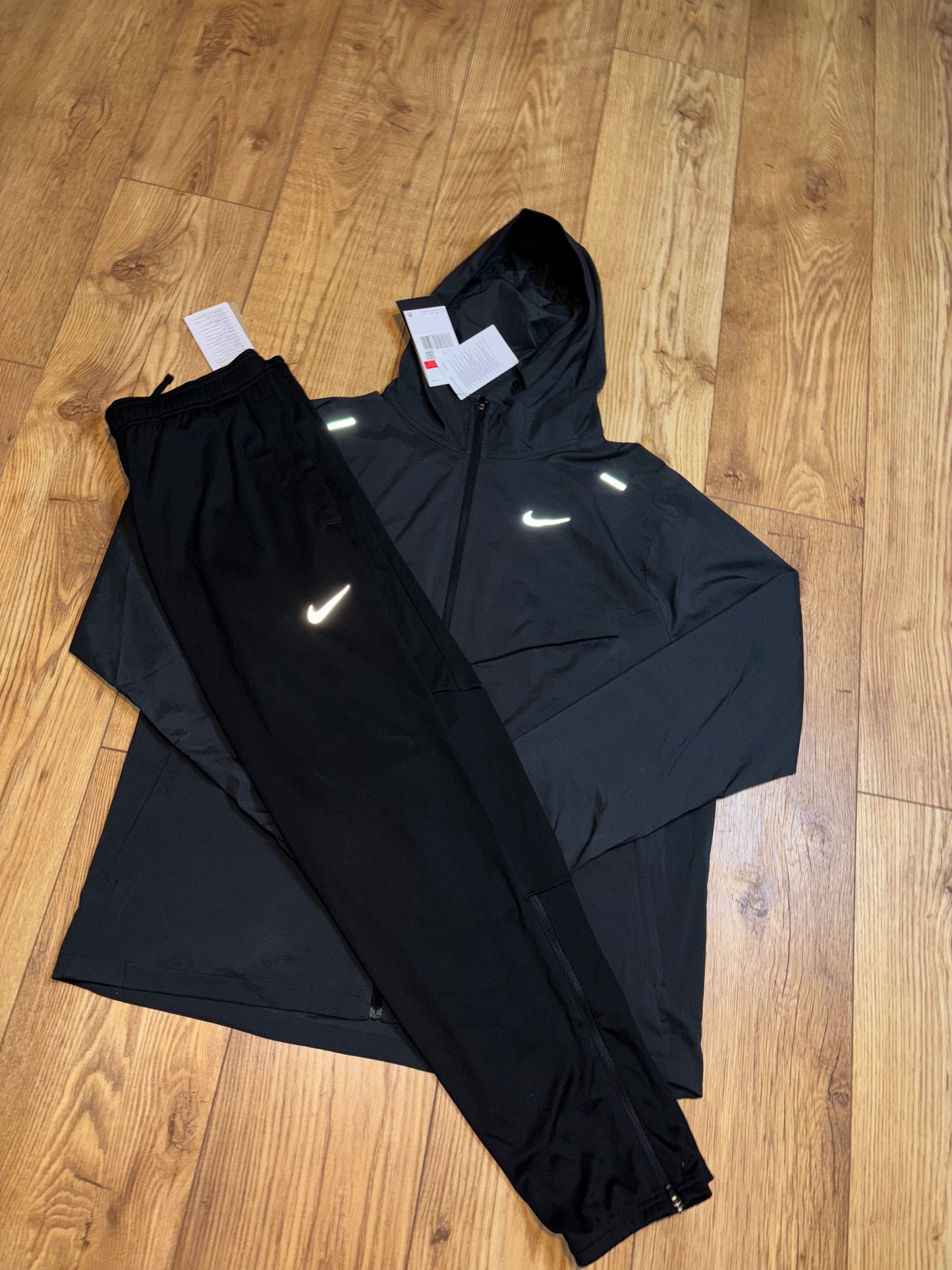Nike tracksuit. Size Large.