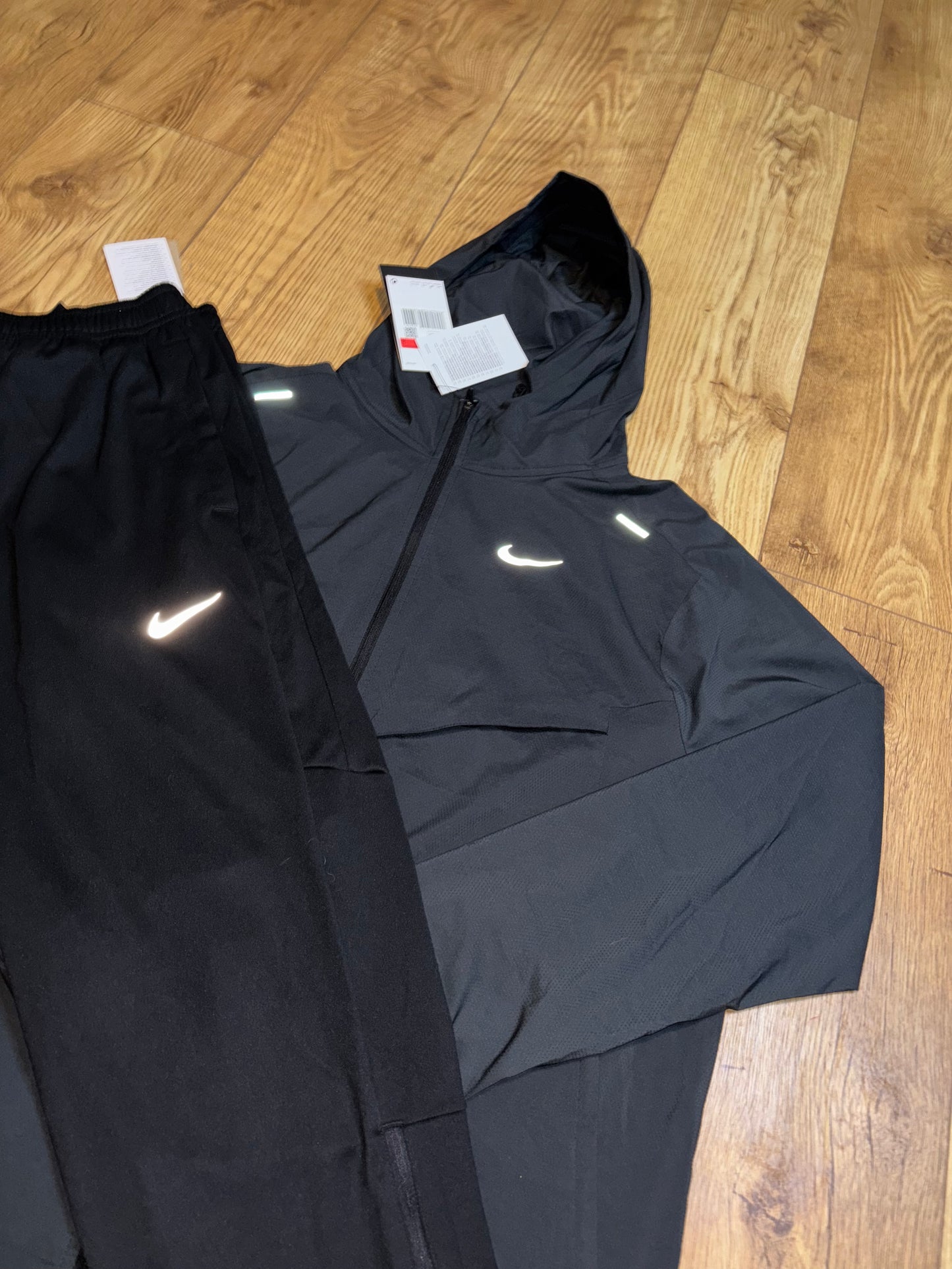 Nike tracksuit. Size Large.