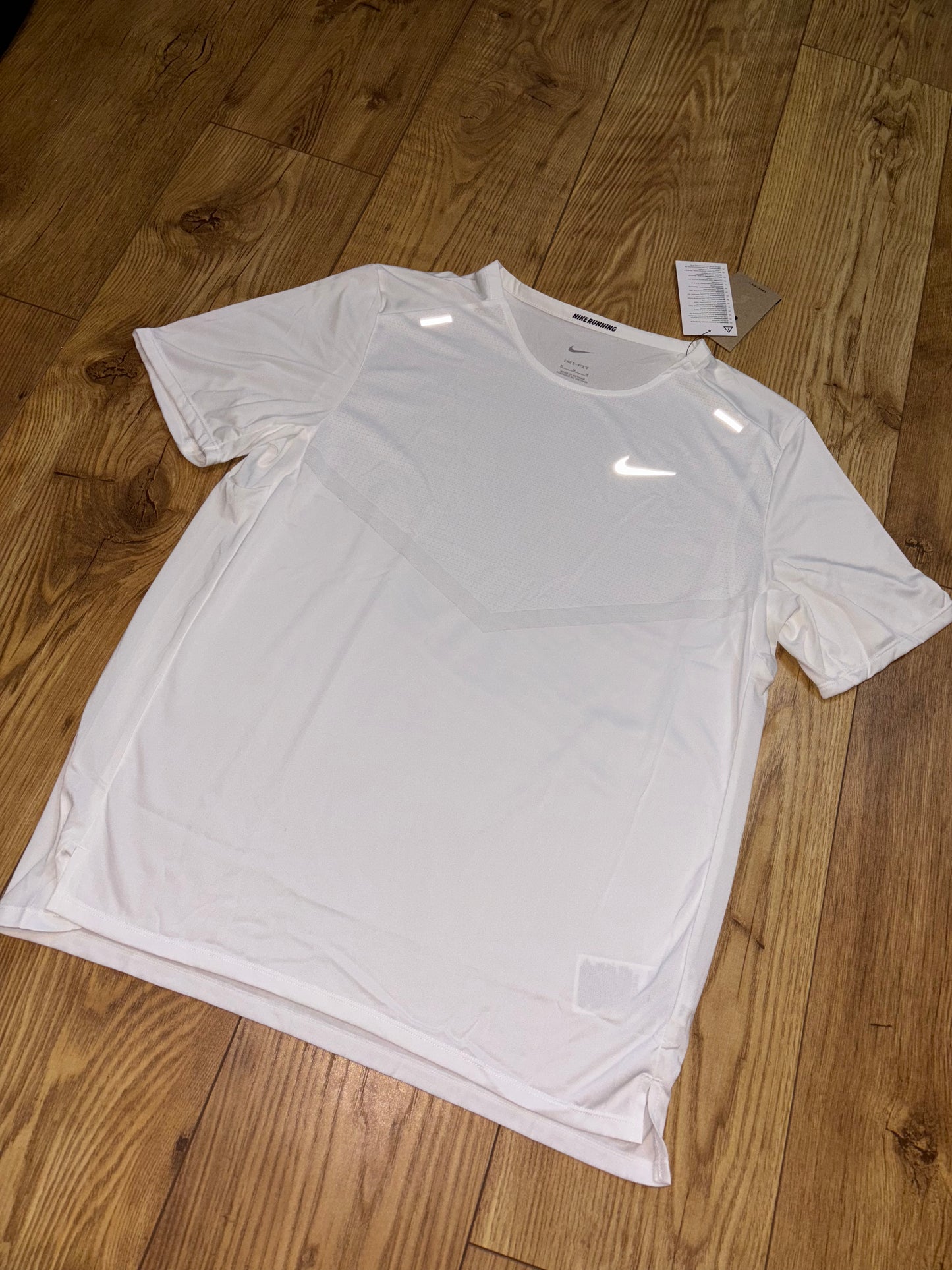 Nike rise 365. Size large