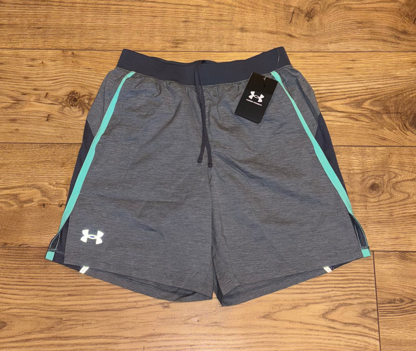 Under armour Launch shorts. Size S/L.