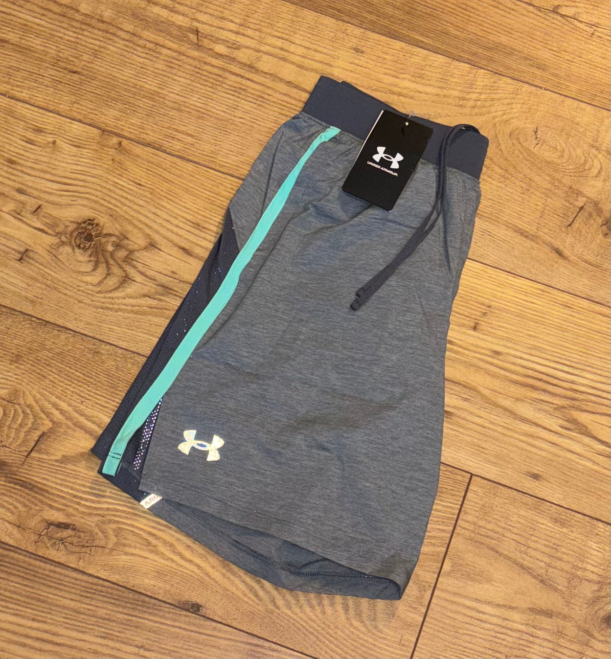 Under armour Launch shorts. Size S/L.