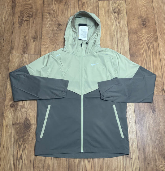 Nike windrunner jacket. Size Large