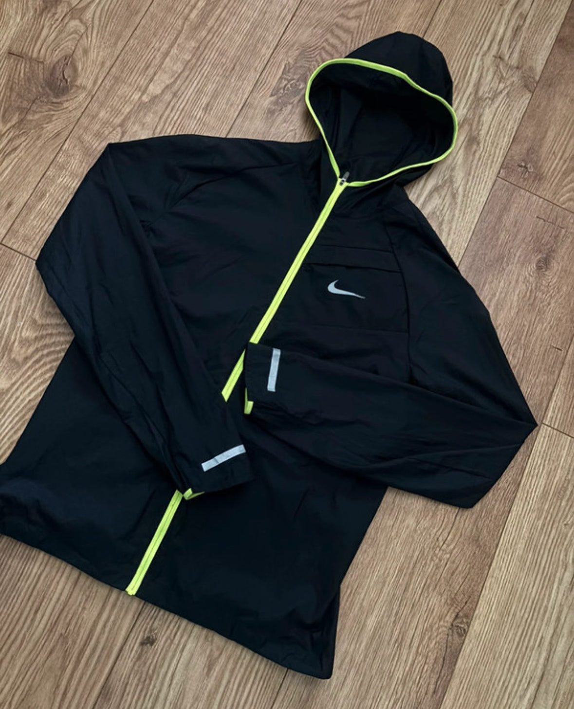 Nike OG neon jacket. Mint condition. Size S