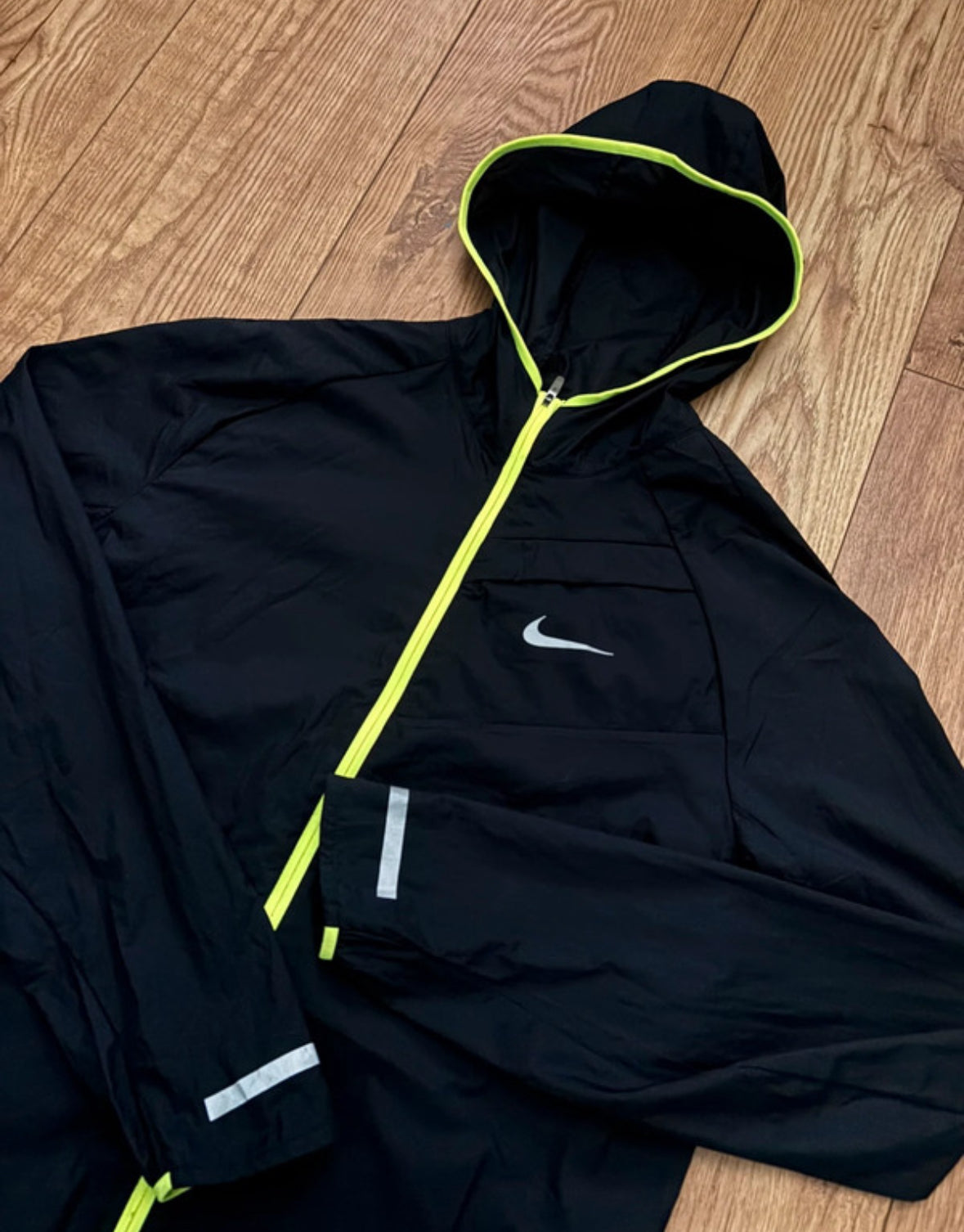 Nike OG neon jacket. Mint condition. Size S