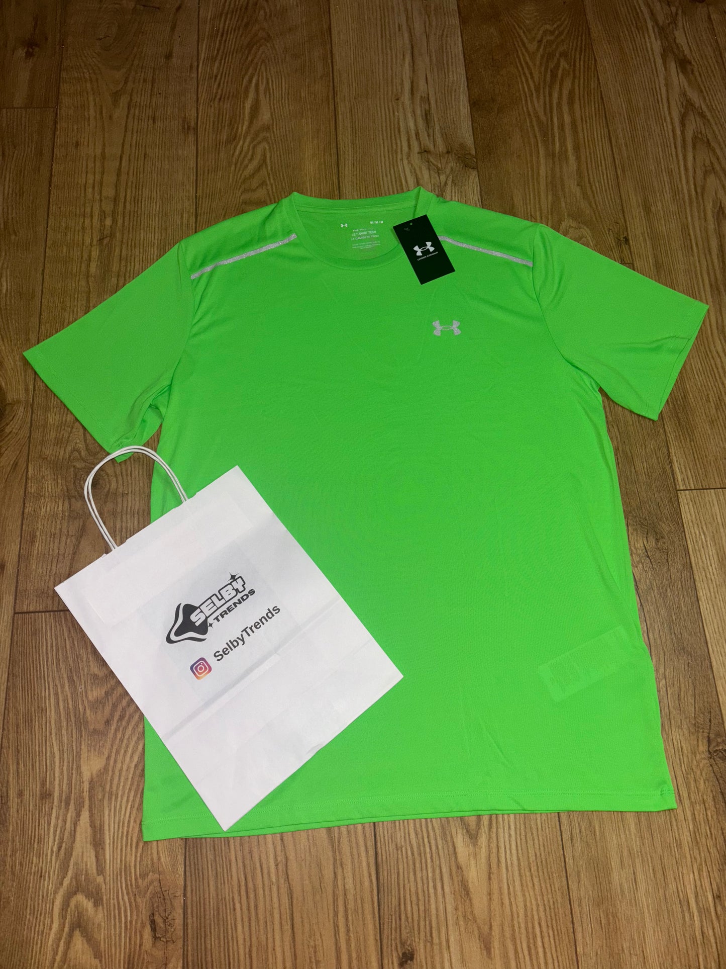 Under Armour T-Shirt. Size Medium.