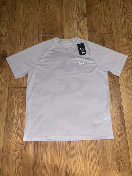 Under Armour T-shirt. Size Large.