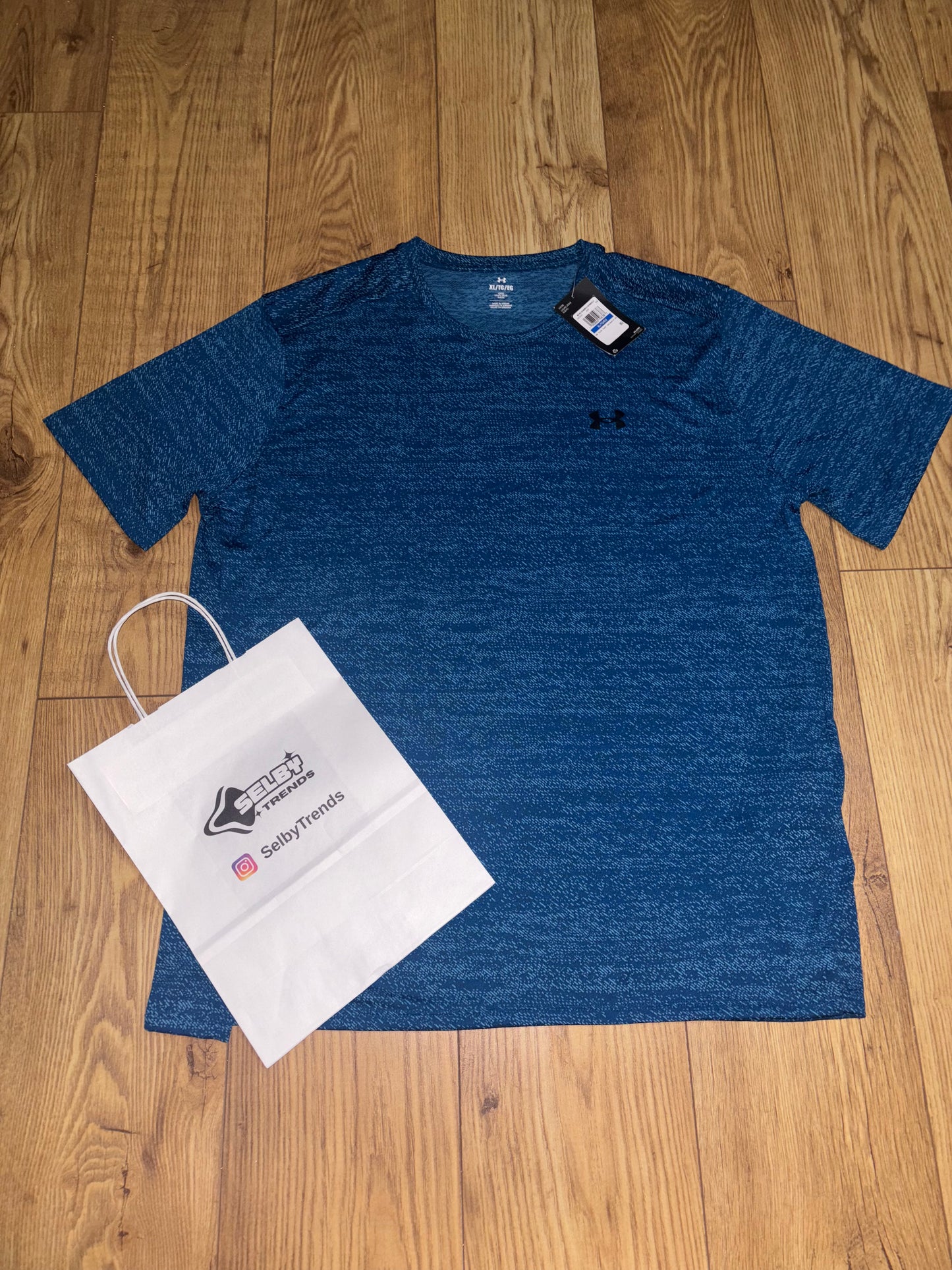 Under Armour T-Shirt. Size XL.