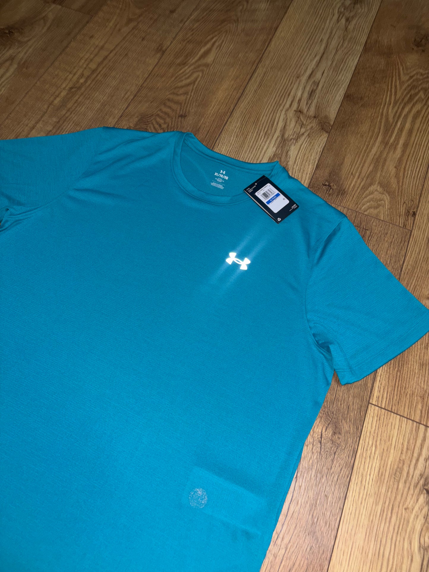 Under Armour T-Shirt. Size XL.