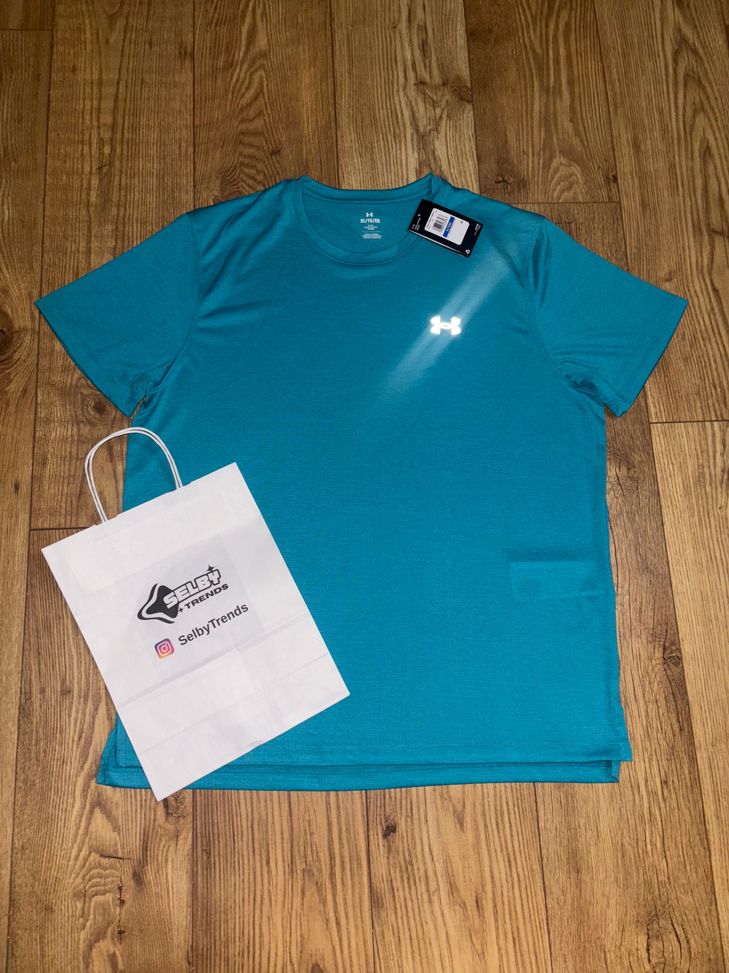 Under Armour T-Shirt. Size XL.