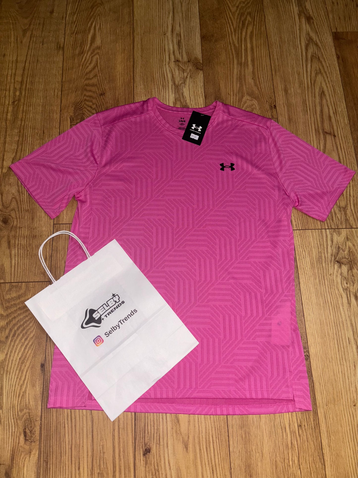 Under armour T-shirt. Size Large.