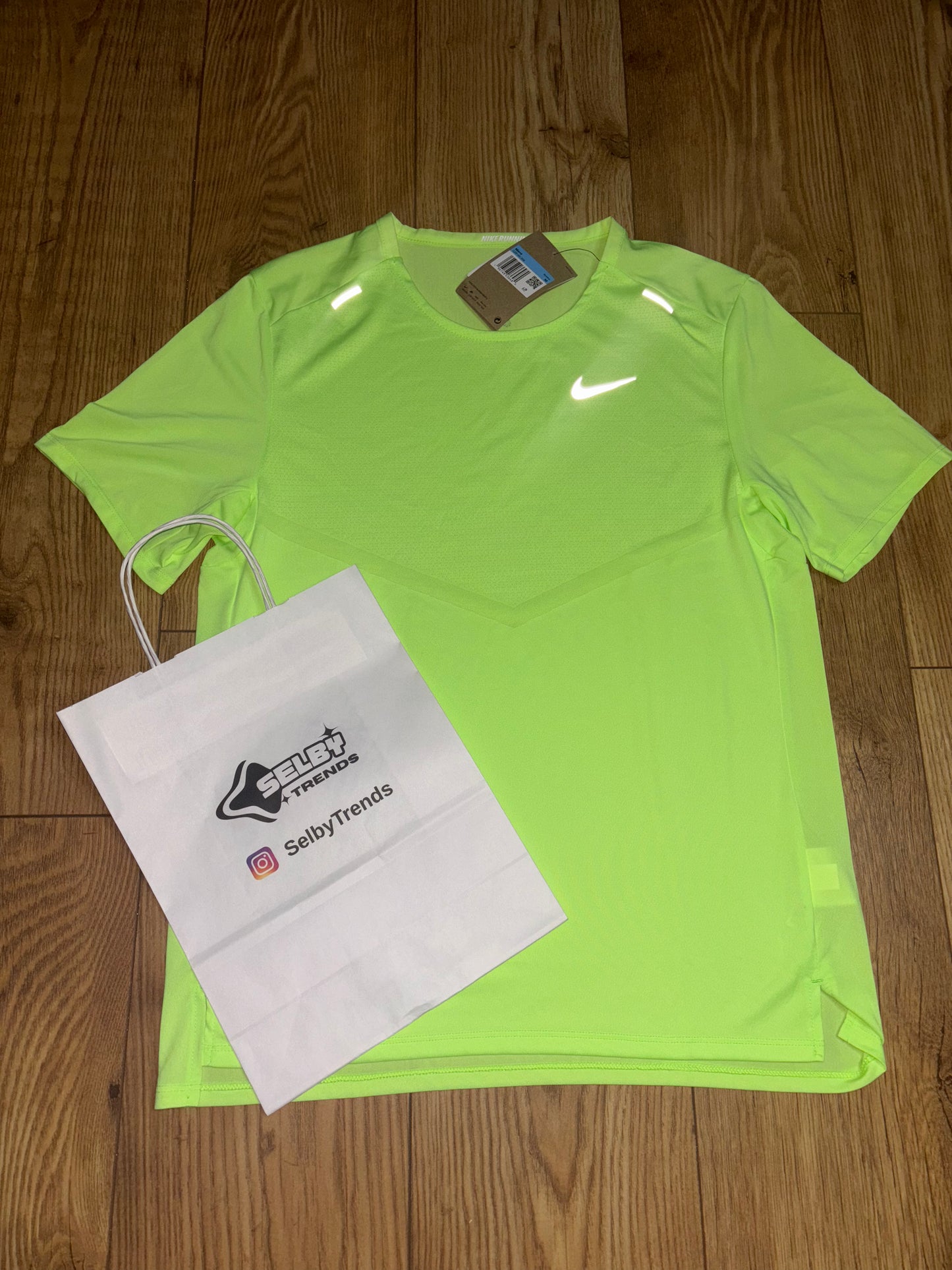 Nike miler T-Shirt. Size Medium.