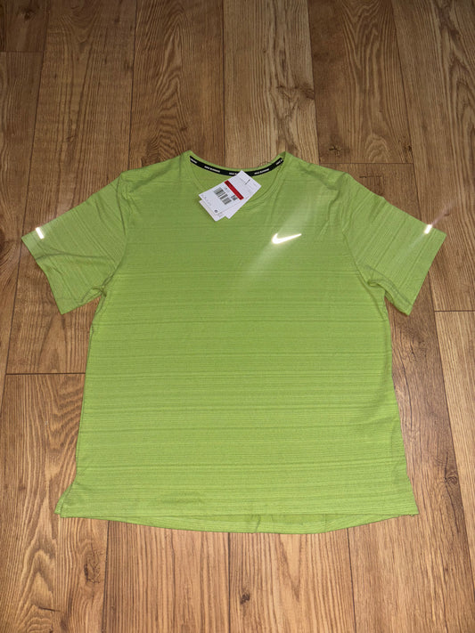 Nike miler T-Shirt. Size Medium.