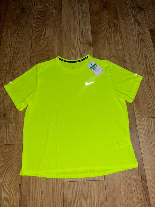 Nike miler T-Shirt. Size Small.