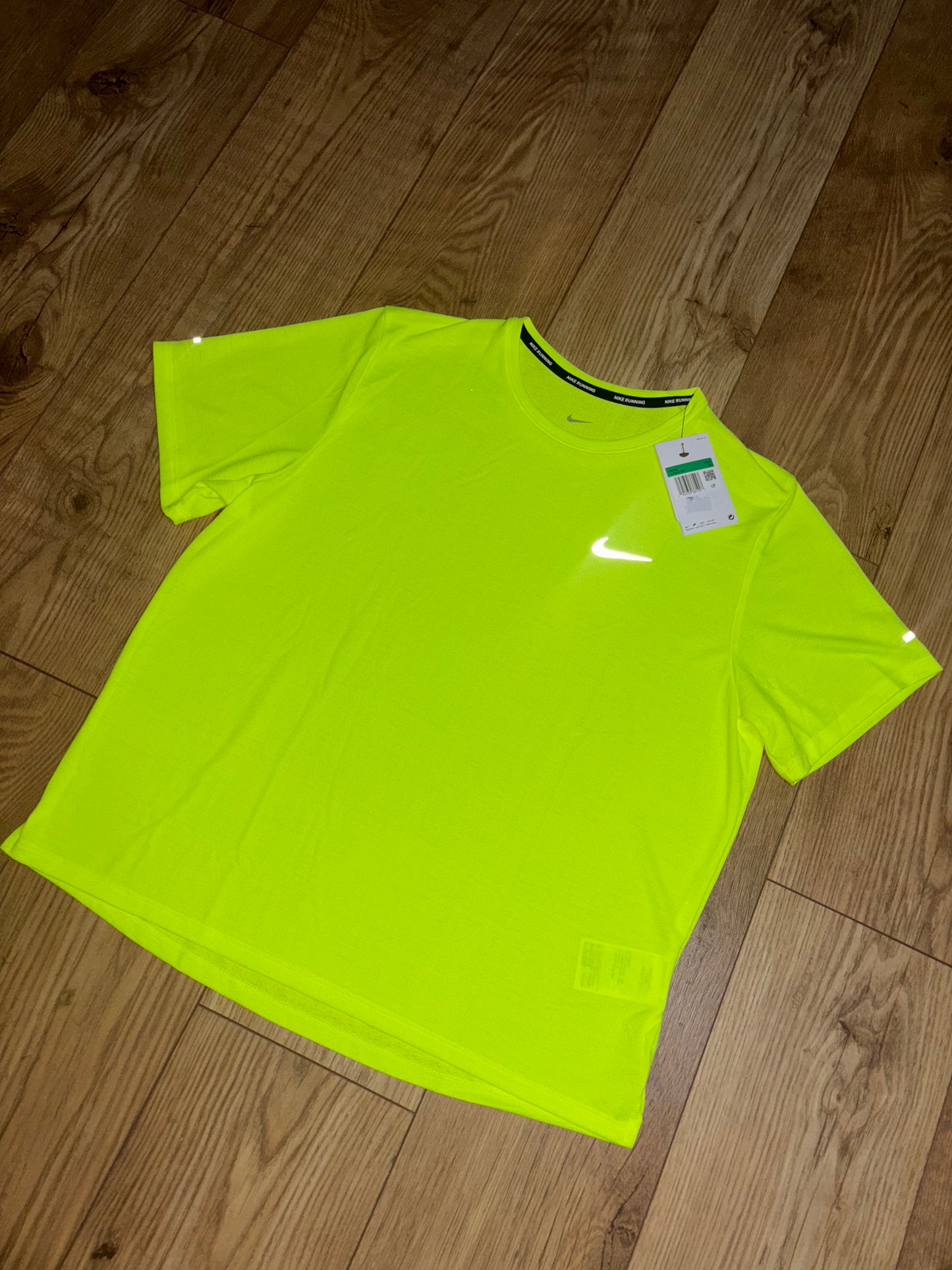 Nike miler T-Shirt. Size Small.