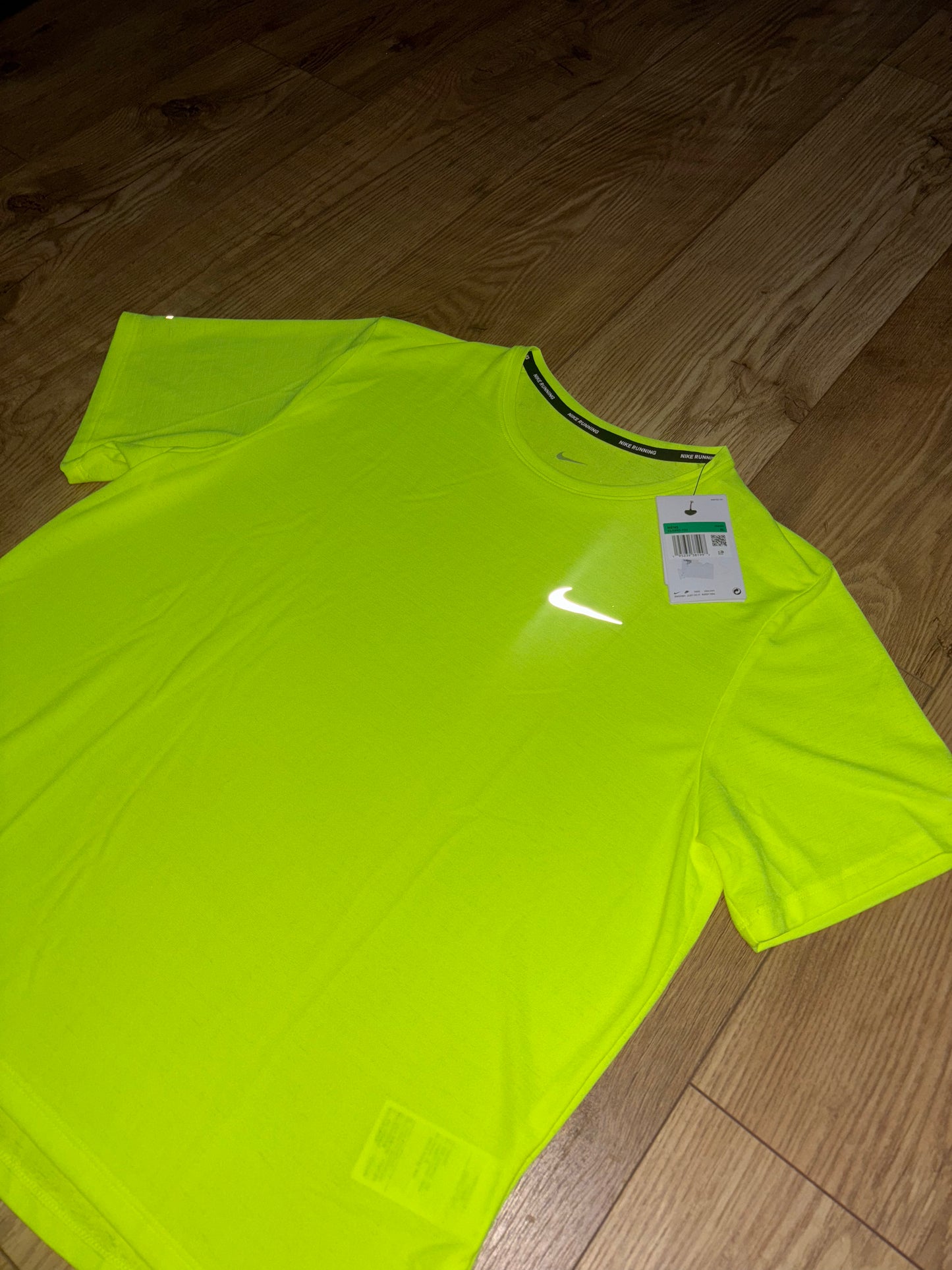Nike miler T-Shirt. Size Small.