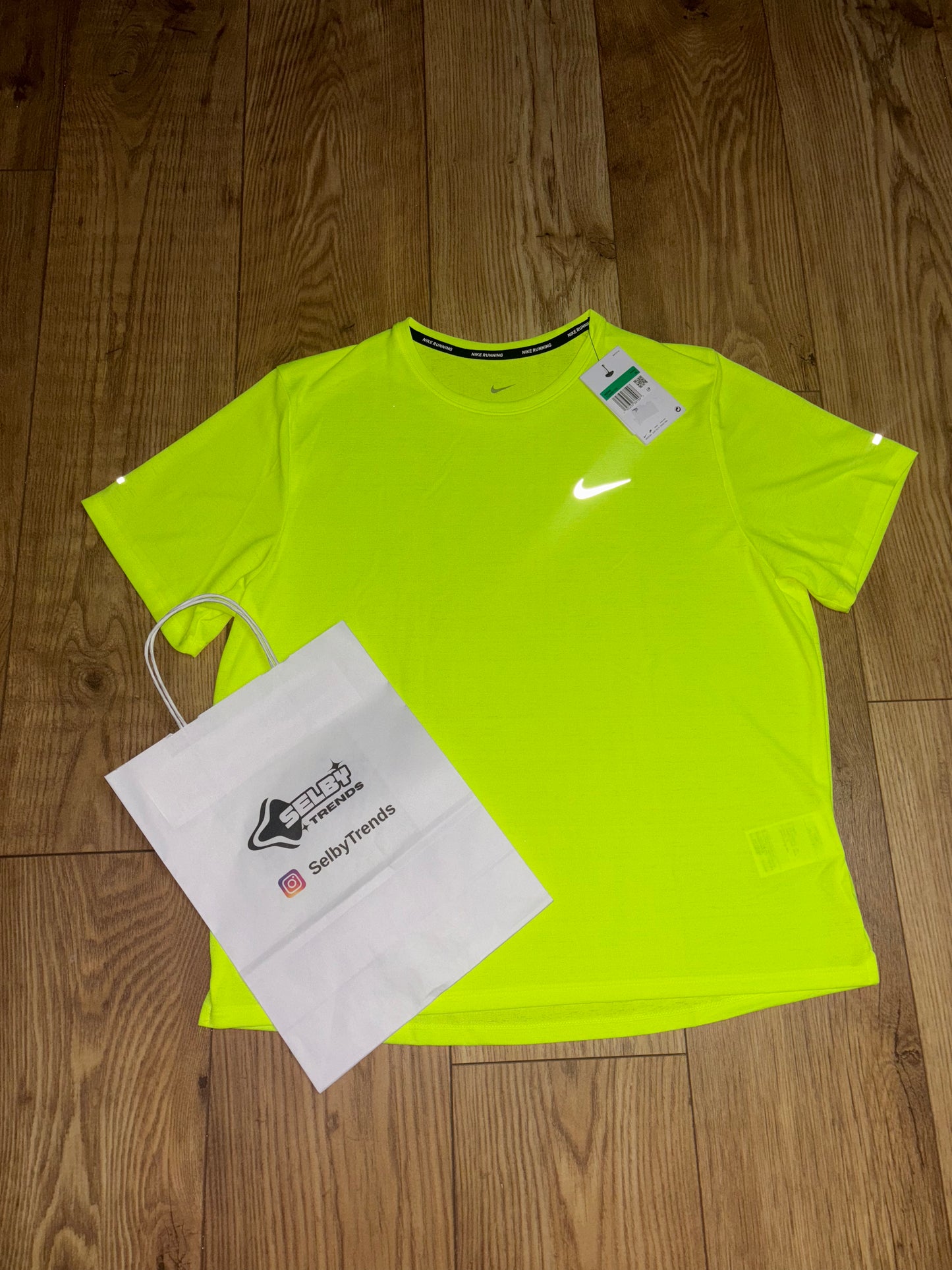 Nike miler T-Shirt. Size Small.