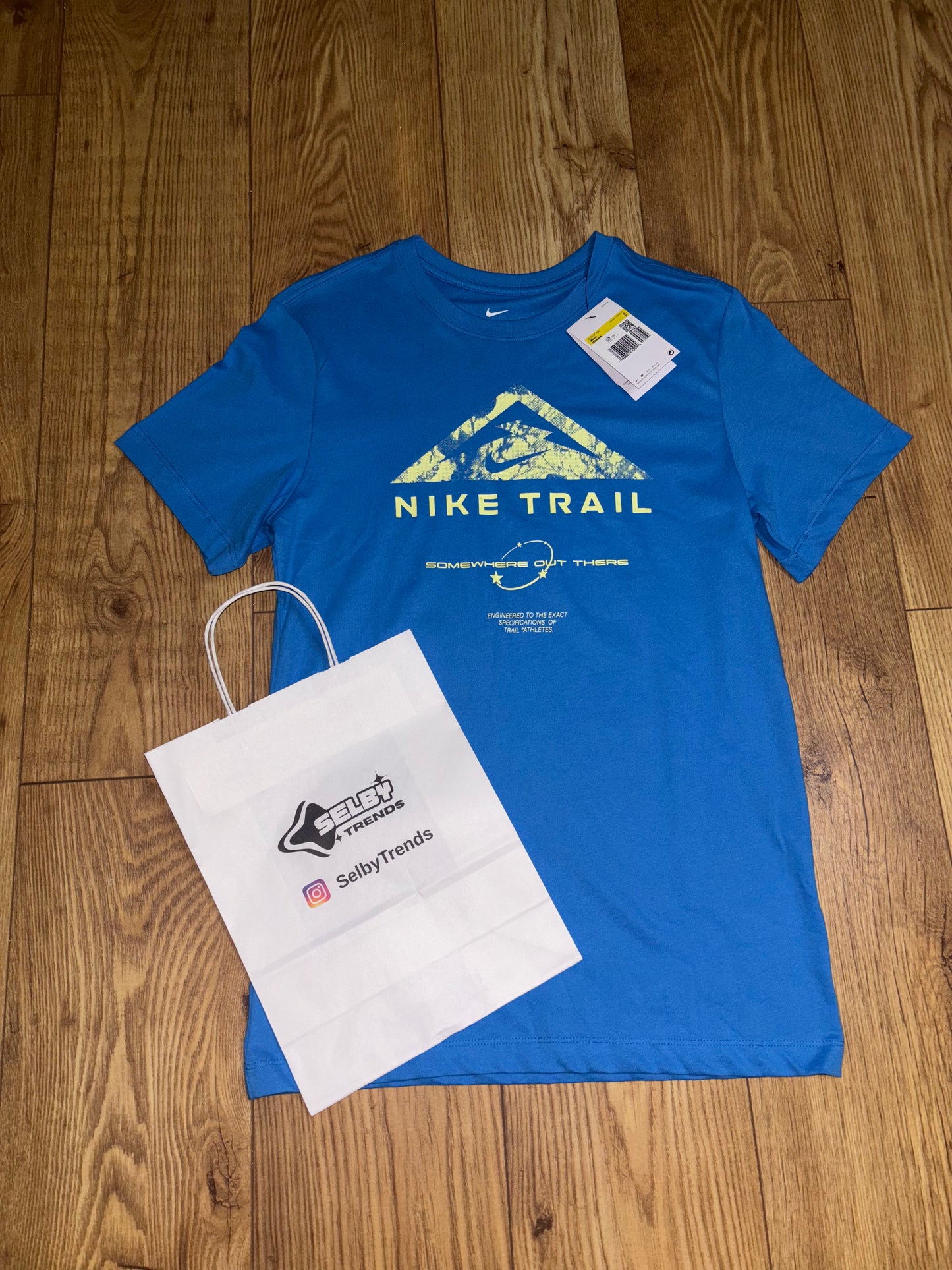 Nike trail T-Shirt. Size Small