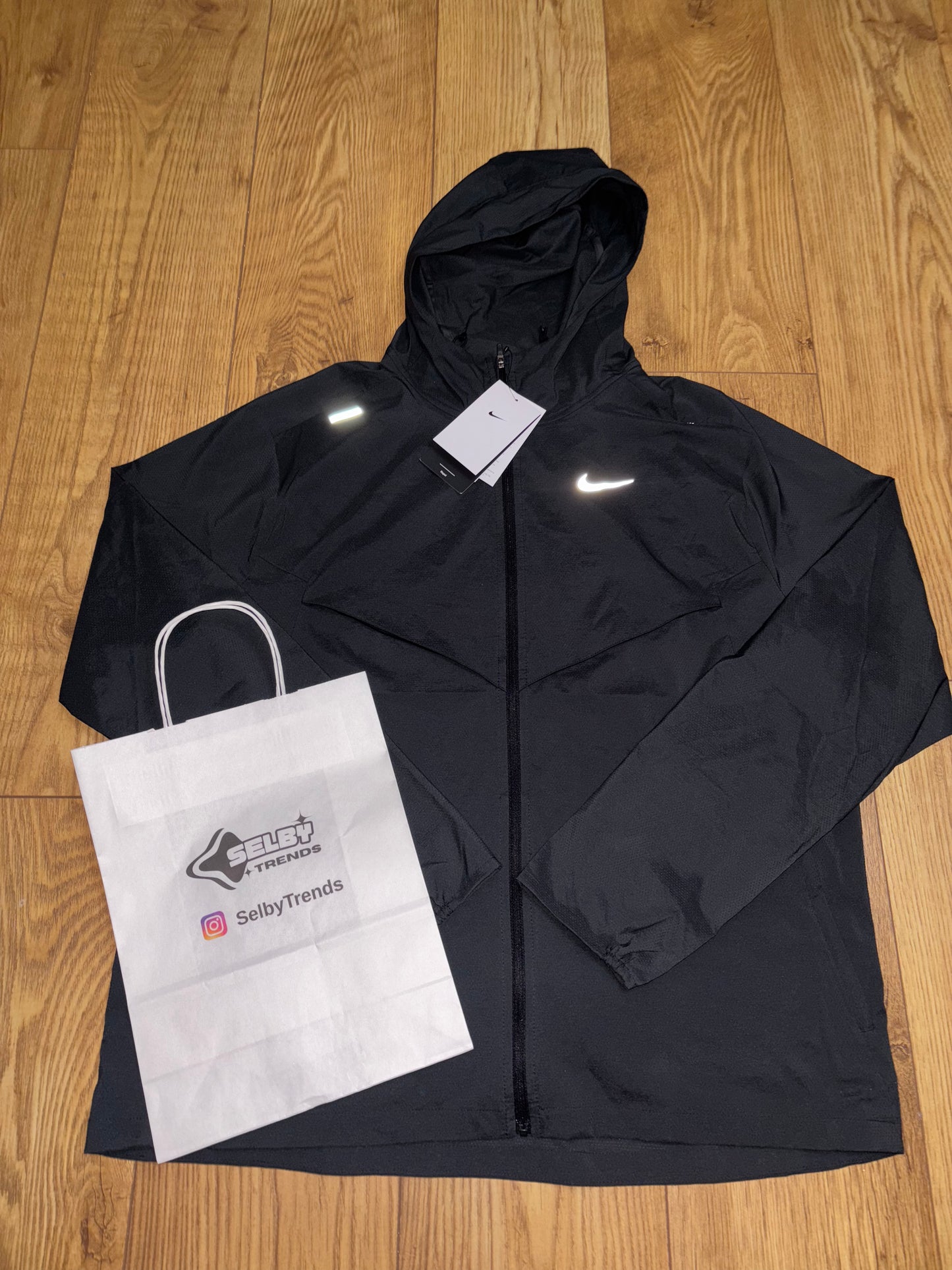 Nike windrunner jacket. Size Large