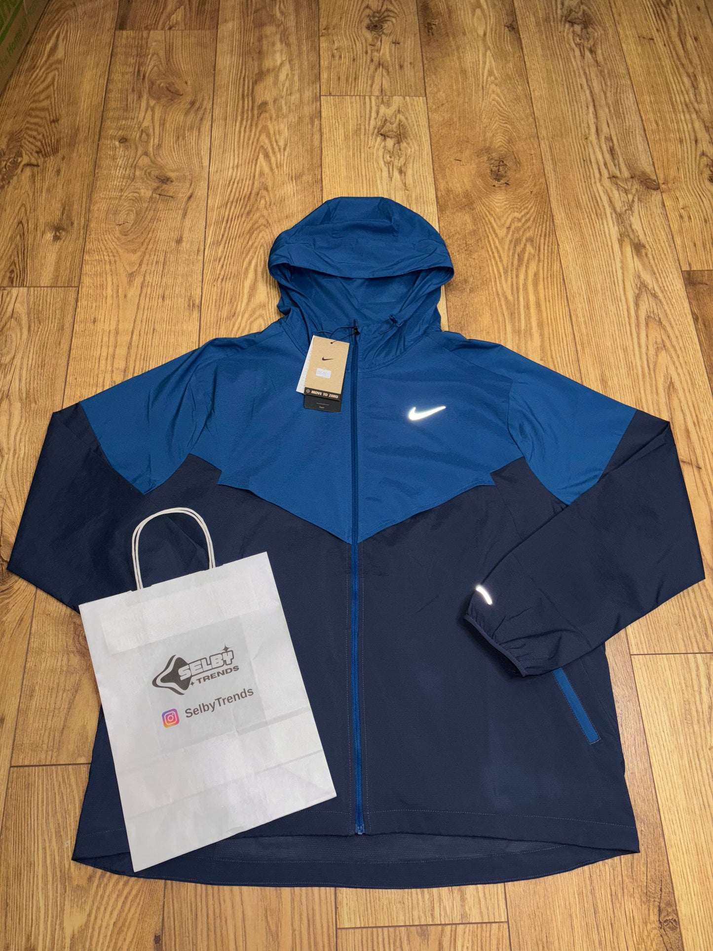 Nike windrunner jacket. Size XL.