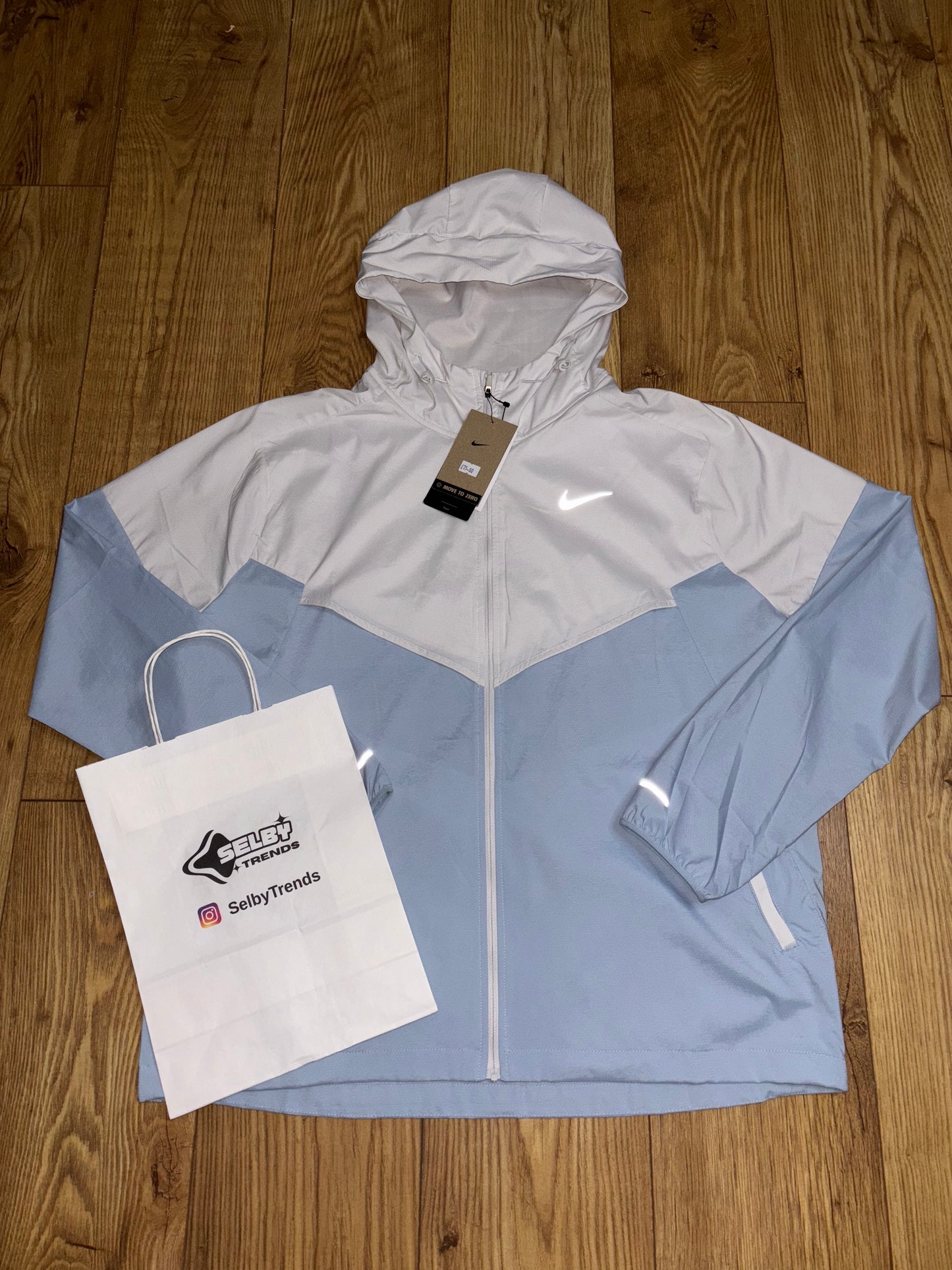 Nike windrunner jacket. Size Large