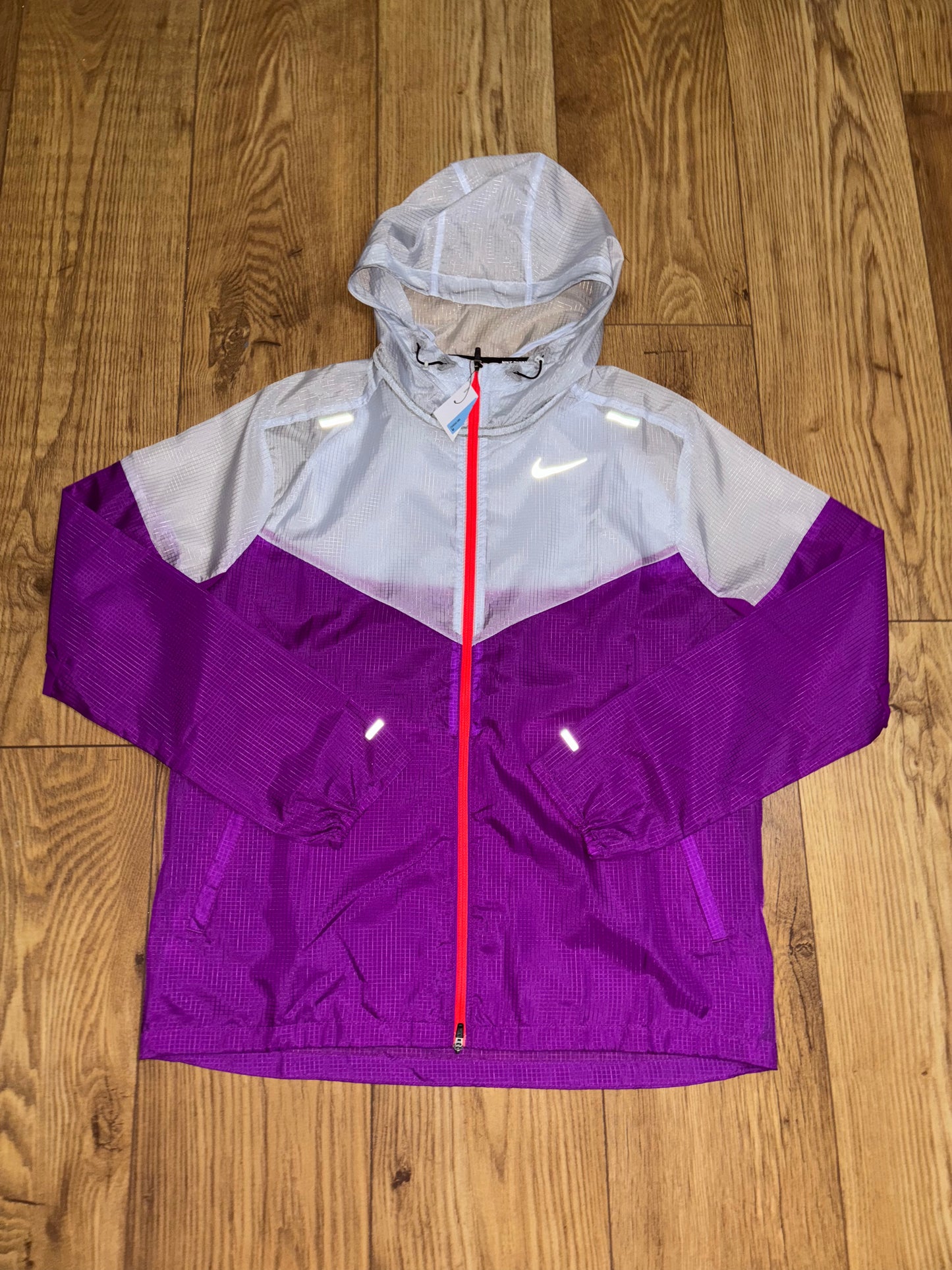 Nike windrunner. Size M/XL