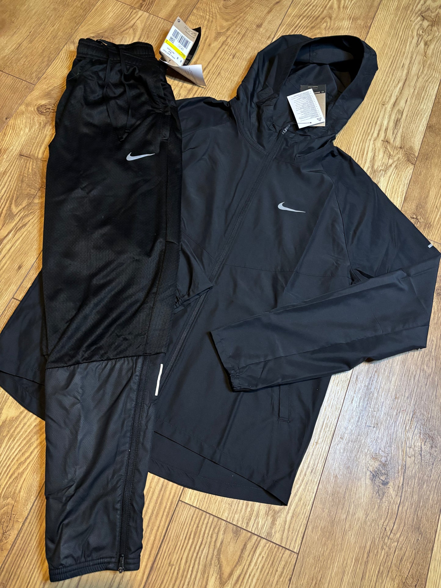 Nike tracksuit. Size Small.