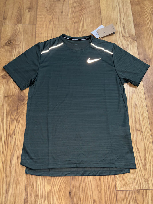 Nike miler. Size large