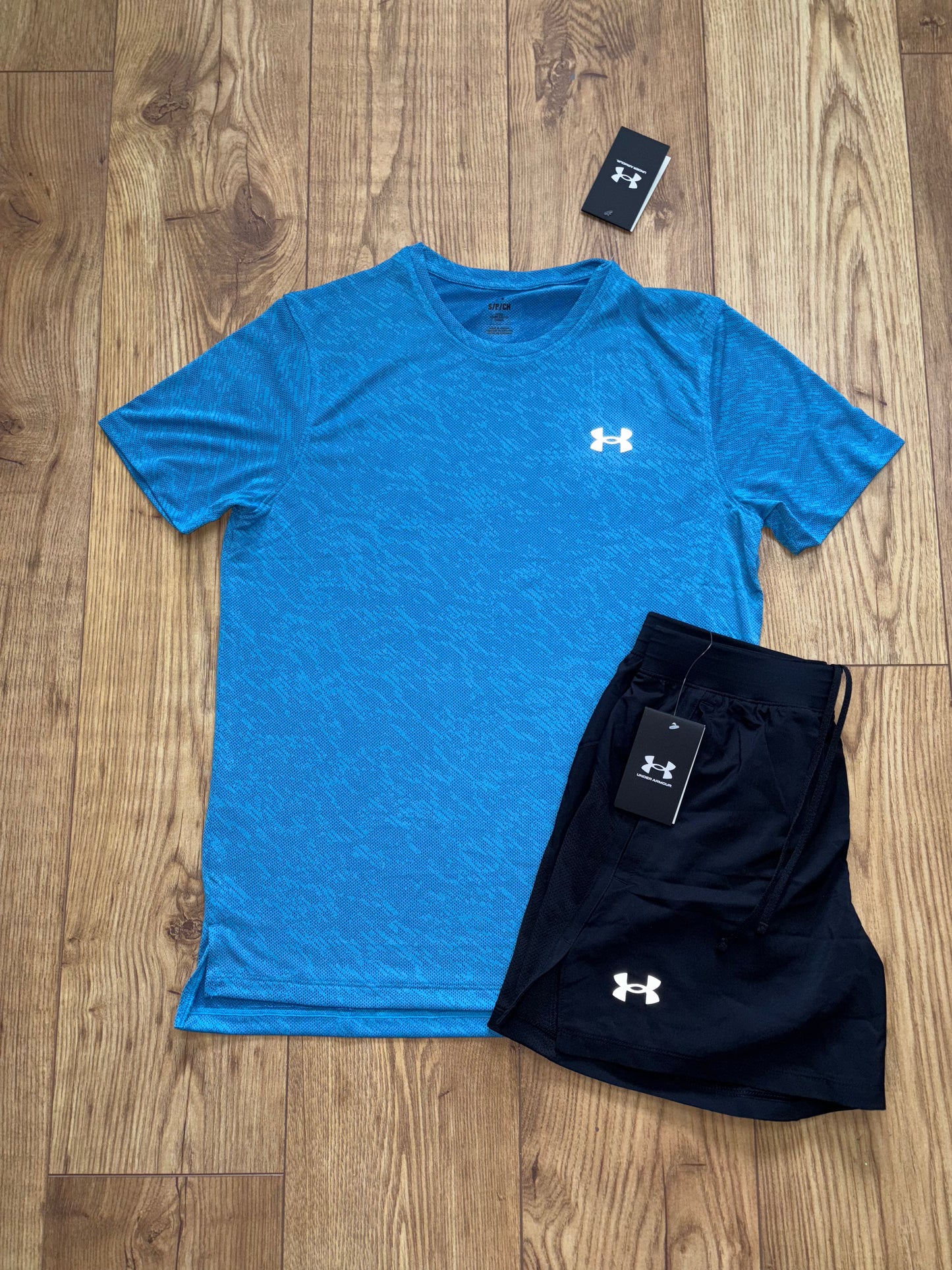 Under armour set. Size Small