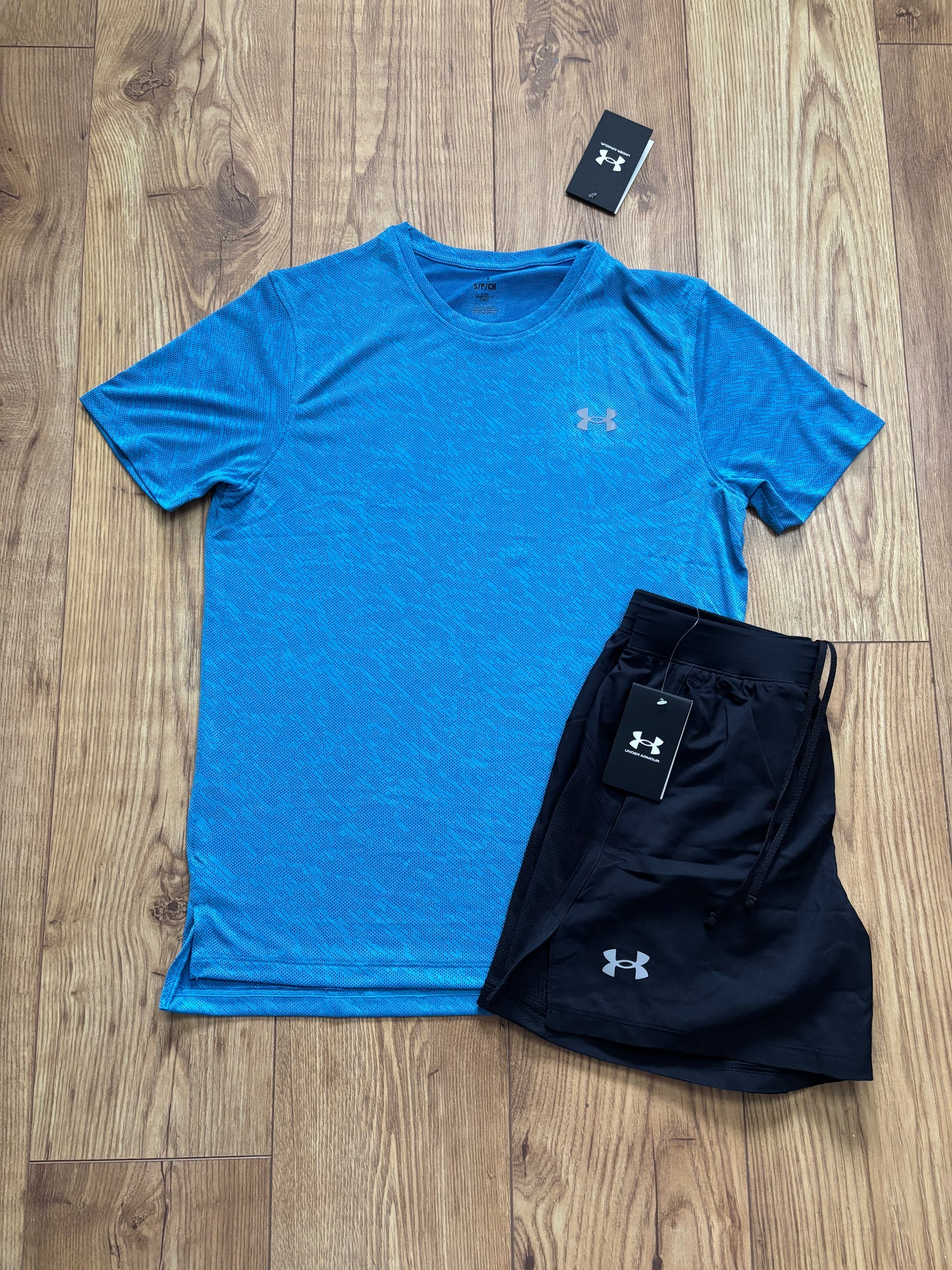 Under armour set. Size Small