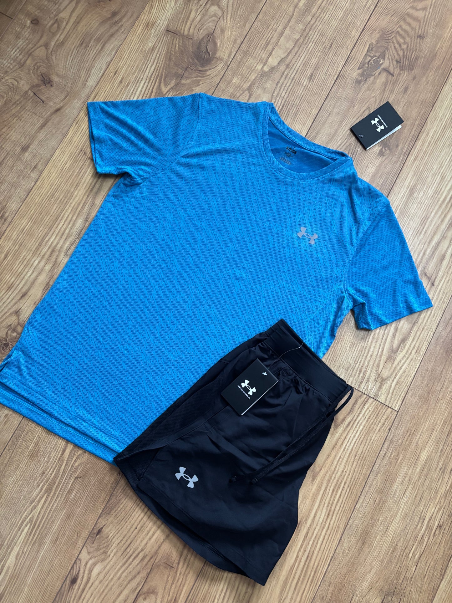 Under armour set. Size Small
