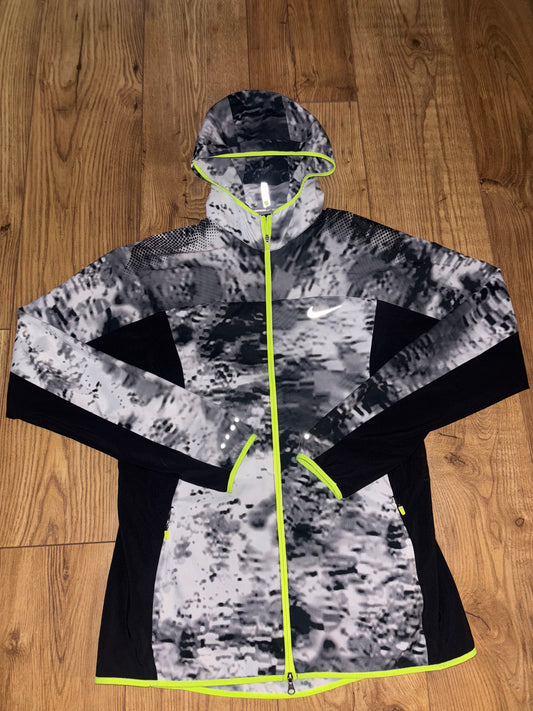 Nike kiger trail jacket. Mint condition. Size S.