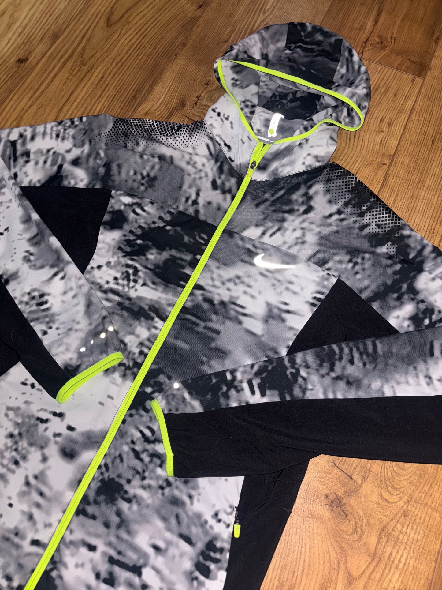 Nike kiger trail jacket. Mint condition. Size S.